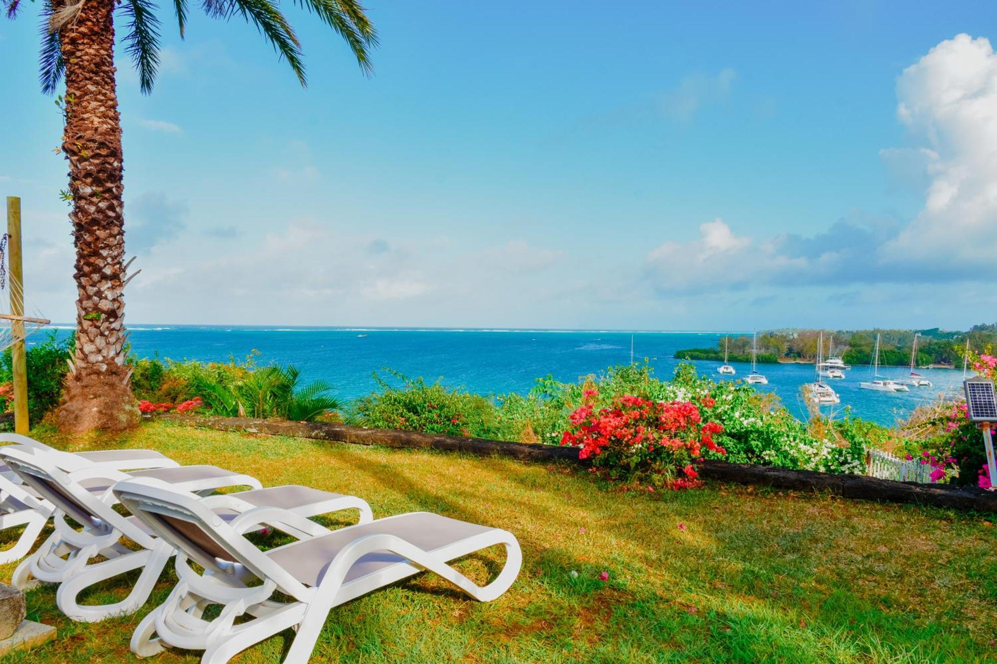 Boutique Villa On The Rocks With Stunning Sea Views, Infinity Pool & Private Sea Trou d'Eau Douce Eksteriør billede
