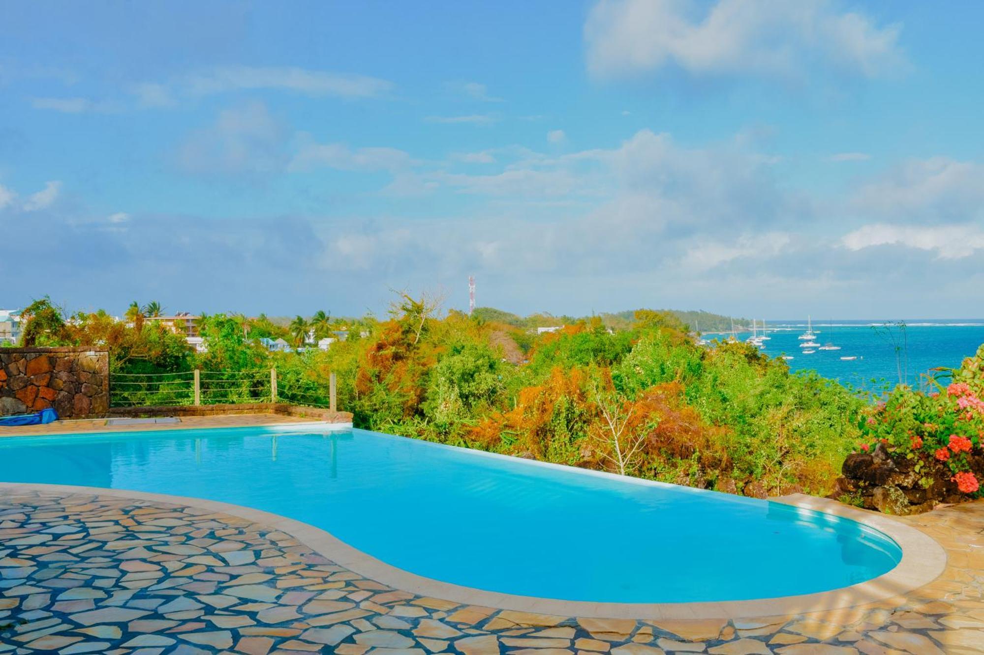 Boutique Villa On The Rocks With Stunning Sea Views, Infinity Pool & Private Sea Trou d'Eau Douce Eksteriør billede
