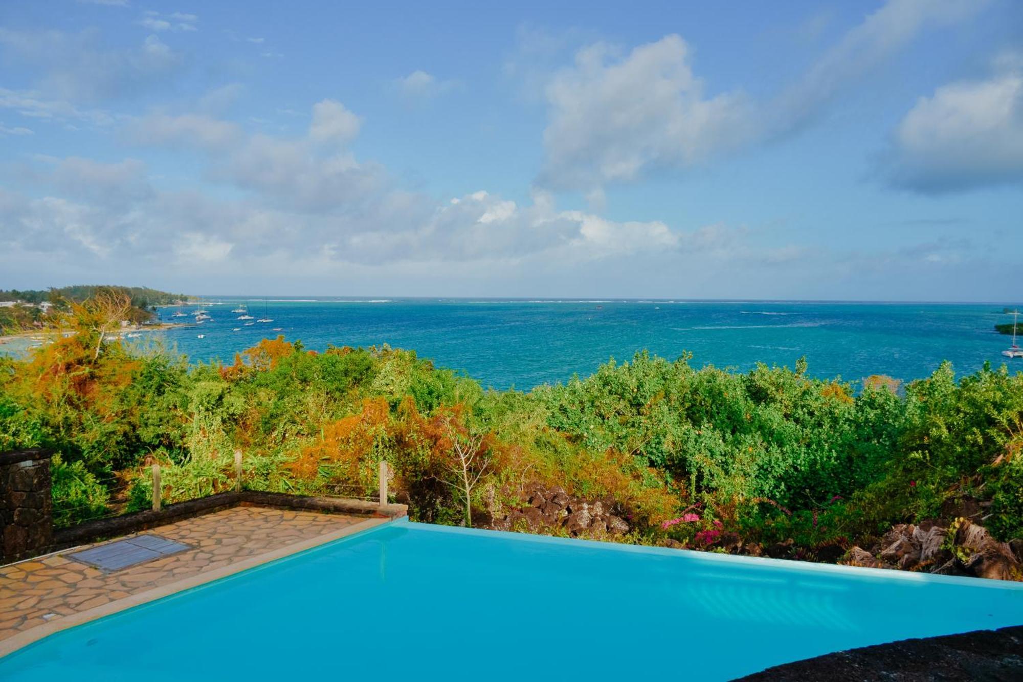 Boutique Villa On The Rocks With Stunning Sea Views, Infinity Pool & Private Sea Trou d'Eau Douce Eksteriør billede