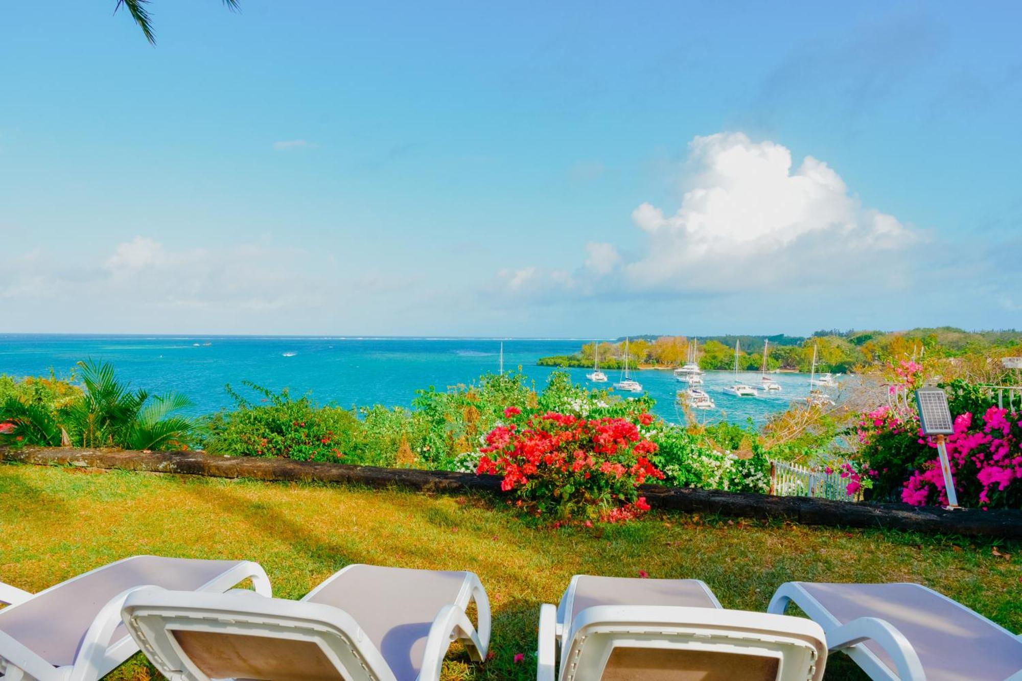 Boutique Villa On The Rocks With Stunning Sea Views, Infinity Pool & Private Sea Trou d'Eau Douce Eksteriør billede